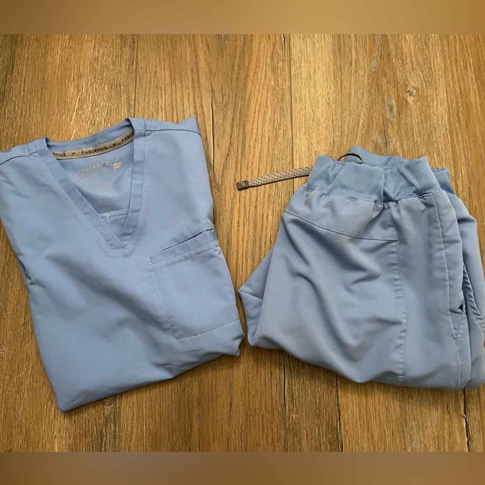Blue Fabletics Scrub Set